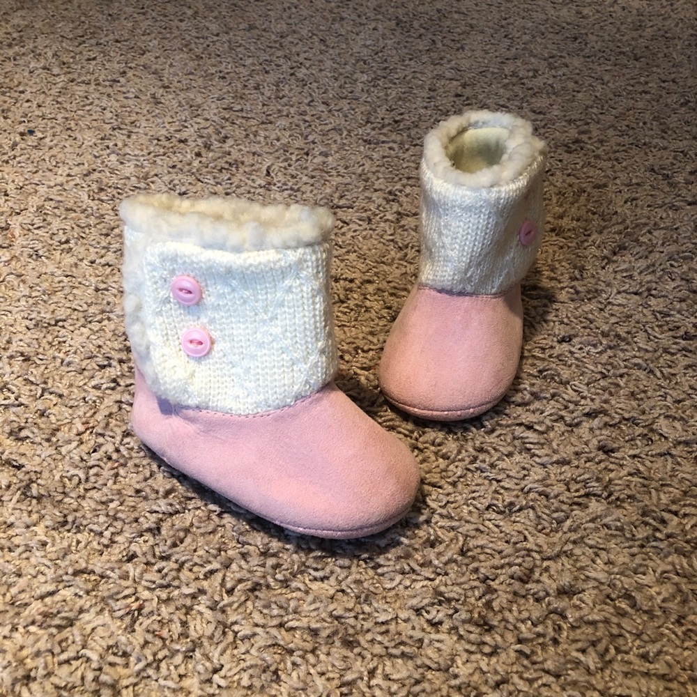 ✈️ 4/$25 ✈️ 9-12 Month Baby Boots